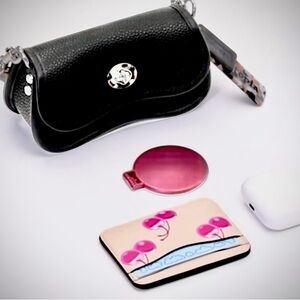 NWT: Micro Wavy Dinky Bag In BLACK Coachtopia Leather